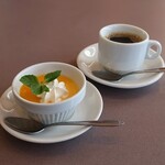 西神飯店 - マンゴープリン＆ホットコーヒー