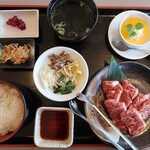 西神飯店 - 特選ハラミ定食