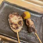 くわ焼 たこ坊 - 蓮根の肉詰め、かしわの玉ひも