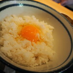 肉じるや5 - 肉じる　卵をオン