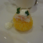 ビストロ パラディ - 前菜の人参のライスボール。上にズワイガニがのっていました