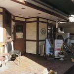 ビストロ パラディ - お店の入り口