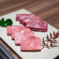 焼肉うしごろ 銀座店 - 究極の厚切り黒タン 厳選厚切りハラミ