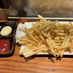 炭火串焼 シロマル - (料理)シンプルな細切りポテトフライ