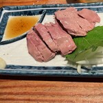 炭火串焼 シロマル - (料理)どっちかというとレバ刺しっぽい