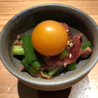 とり茶太郎 - ニラを使ったかすみ鴨のユッケ