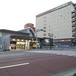 一〇そば - 駅に着くとまあ、明るい