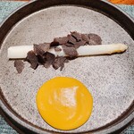 蒼 - フランス・ロワール産白アスパラガス　オランデーズソース　
      オランデーズソースと白アスパラガスが合う^ ^