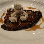 ル・マノアール・ダスティン - 鰻のキャラメリゼ　エピスの香り　肝のベニエが乗ってます。