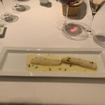 ル・マノアール・ダスティン - オランダ産　日本産を　軽いバターソースで食べ比べ