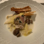 ル・マノアール・ダスティン - 取り皿に分けて　地蛤　筍　春キャベツ　マッシュルームのクリームソース