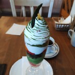 クリクリ - イチゴ抹茶ティラミスパフェ¥1050 （~2022.3.28）