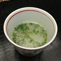博多水炊きと焼き鳥 鳥善 銀座店 - 水炊きのスープ