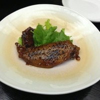 博多水炊きと焼き鳥 鳥善 銀座店 - 煮込み手羽焼き