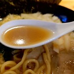 横浜家系ラーメン 吉岡家 - 2022年3月　スープ