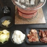 七輪焼肉 安安 - カルビ・ハラミ定食