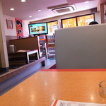 中華料理 山水 - 綺麗な店内です