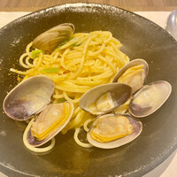 il Ktutti - 北海道産のあさりとのれそれのペペロンチーノ、カラスミかけ