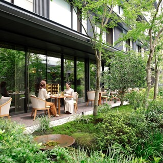 Enjoy a relaxing moment in a city resort space that is unlike anything you'll find in Kyoto City.