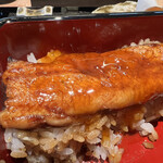 銀座 四代目 高橋屋 - 後半に卵黄プラス追いタレ