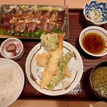 Tsukiji Shokudou Genchan - 鰹のっけ盛りと春の天ぷらセット（1298円）