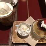 SAMOVAR - 喫茶店のプリンとコーヒーフロート