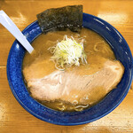 らーめん本丸 - 「みそラーメン」800円。