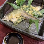 Nihon Ryourihijiri - 「鮎の塩焼き」たで酢や肝醤油でお召し上がり頂きます。