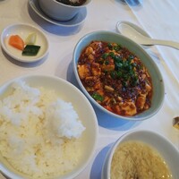 四川豆花飯荘 東京店 - 四川ランチの麻婆豆腐 美味しい麻婆豆腐でした。ご飯は普通。もっと美味しいと良いのですが。スープ美味しいです。