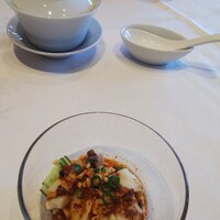 四川豆花飯荘 東京店 - ランチの一口よだれ鶏 しっかり辛いです。美味しい。
