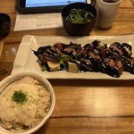 Sousou - 豚ひれ肉と生湯葉、トマトの黒胡麻バンバンジーサラダ定食