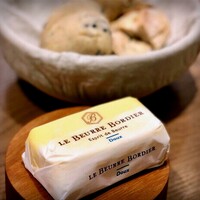 Grand Bleu Gamin - パンがメチャクチャ美味しい。ボルディエ・バターがドンと一個