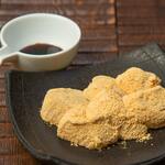Warabi mochi made with soybean flour and brown sugar syrup