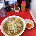 千里眼 - ラーメン 麺100g ニンニク・ショウガ・カラアゲ別皿で 780円