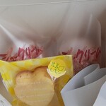 ケーキのアトリエ プリマドンナ - シュークリーム　レモンケーキ