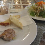 Osuteria jyappusu - 白レバーのパテとバゲット、サラダ
