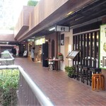 墨繪レストラン - 左隣はﾊﾟﾝ屋ｻﾝ