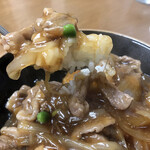 栄楽 - 食欲をそそる濃いめの味付け。とろみが絶妙です。この頭だけでビールが飲みたいですね