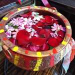 ヒマラヤン・エスニック・ダイニング&バー チャタマリ - オープン記念のお花だよ