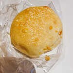フリアンディーズ - 米粉とコーンのプチパン(149円+税）