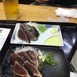 明神丸 ひろめ市場店 - カツオの藁焼き