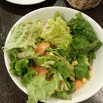 ワインとチーズと旨い肴のBAR à VIN 徳蔵 - ２）セットのサラダ