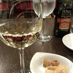 ワインとチーズと旨い肴のBAR à VIN 徳蔵 - ３）セットのワインとプチデザート