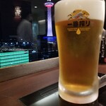 京鴨一羽買いと京のおばんざい 市場小路 - 生ビールと京都タワー。