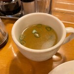 南海飯店 - かたい焼ソバのスープ