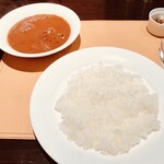 アンブロジア - カレーとご飯は別に出る