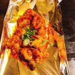 Harajuku Okonomiyaki Andoteppanyaki Yaiyai - 赤ダレにんにくホルモン鉄板焼き