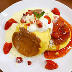 オリーブカフェ - いちごのパンケーキ