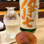 松寿司 - 倉敷の銘酒。手前のお猪口は備前です。薄口なのは珍しい