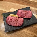肉真 - 211225厚切り上タン1300円